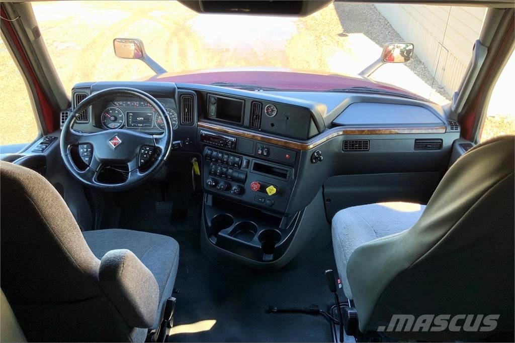 International LT625 6x4 Prime Movers