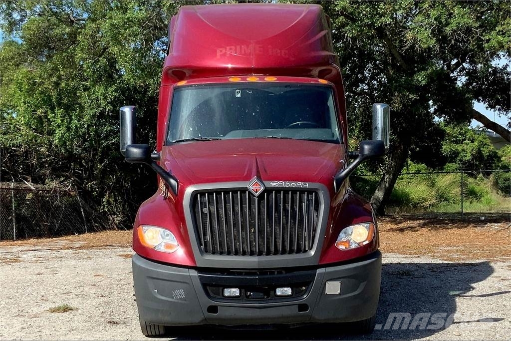 International LT625 6x4 Prime Movers