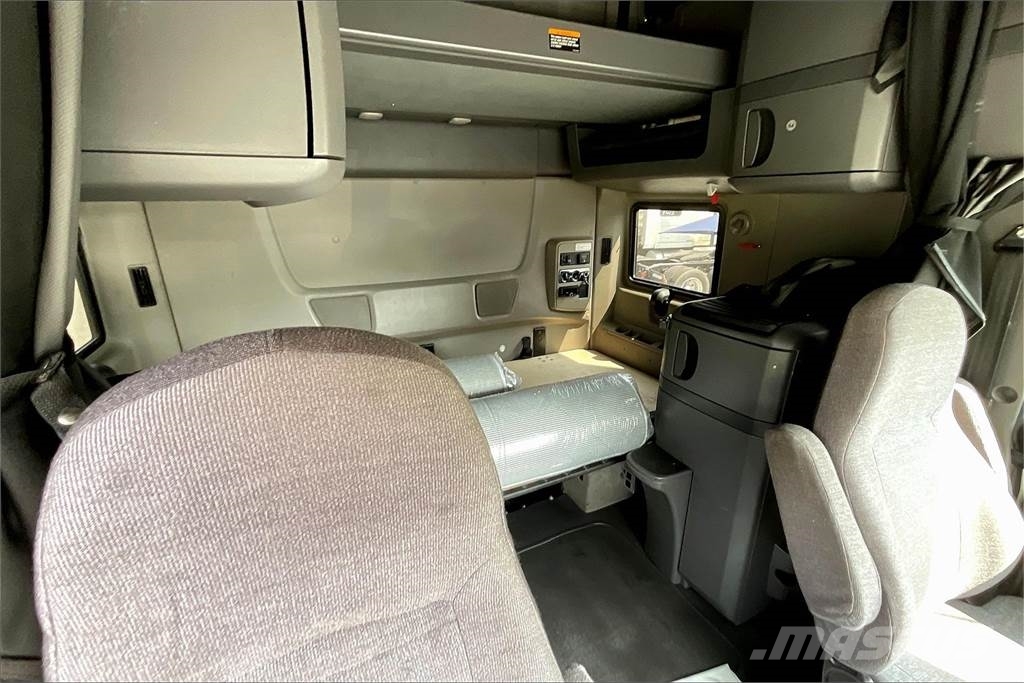 International LT625 6x4 Τράκτορες
