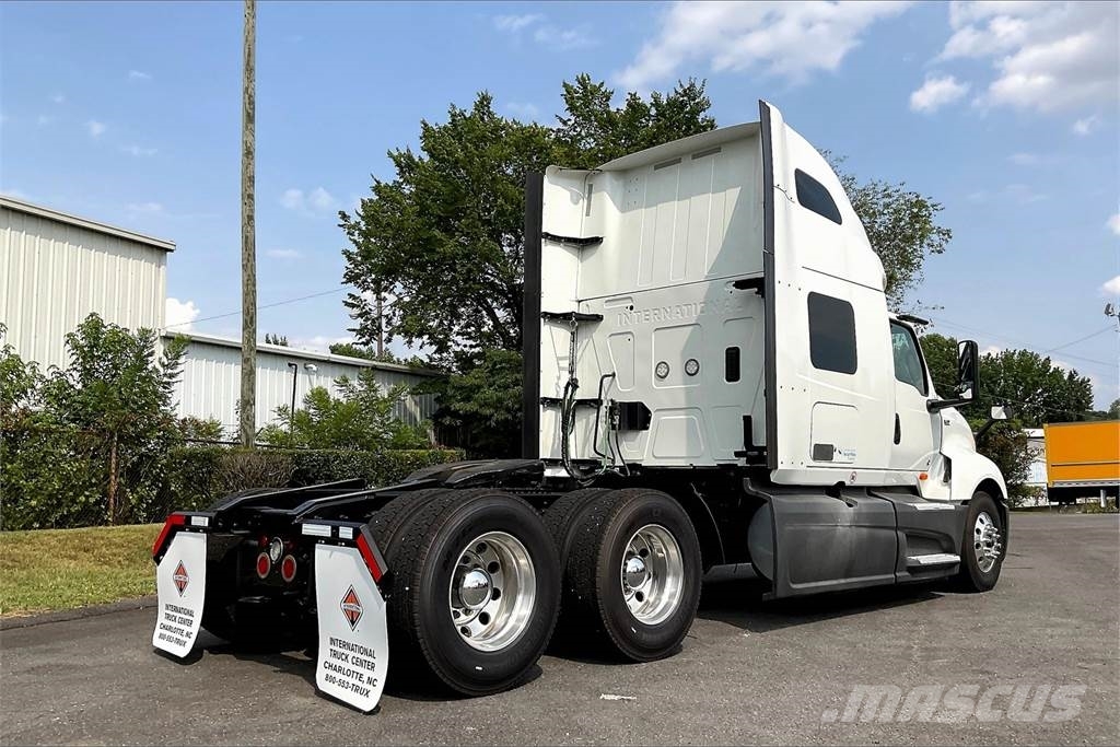 International LT625 6x4 Τράκτορες