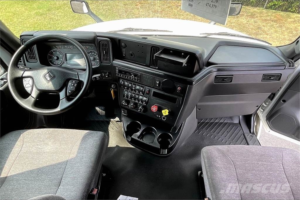 International LT625 6x4 Τράκτορες