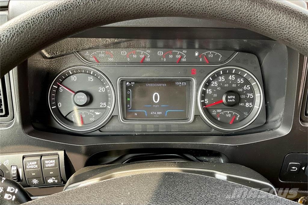 International LT625 6x4 Τράκτορες