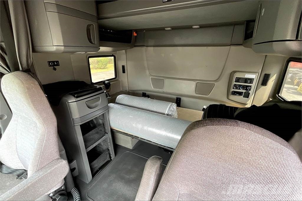 International LT625 6x4 Τράκτορες