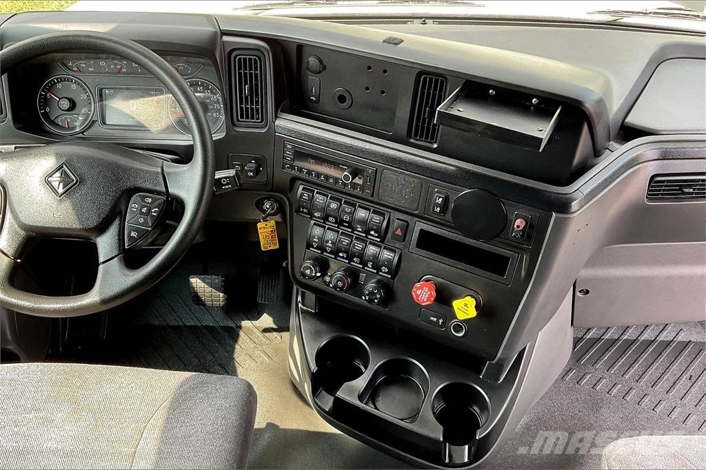 International LT625 6x4 Τράκτορες
