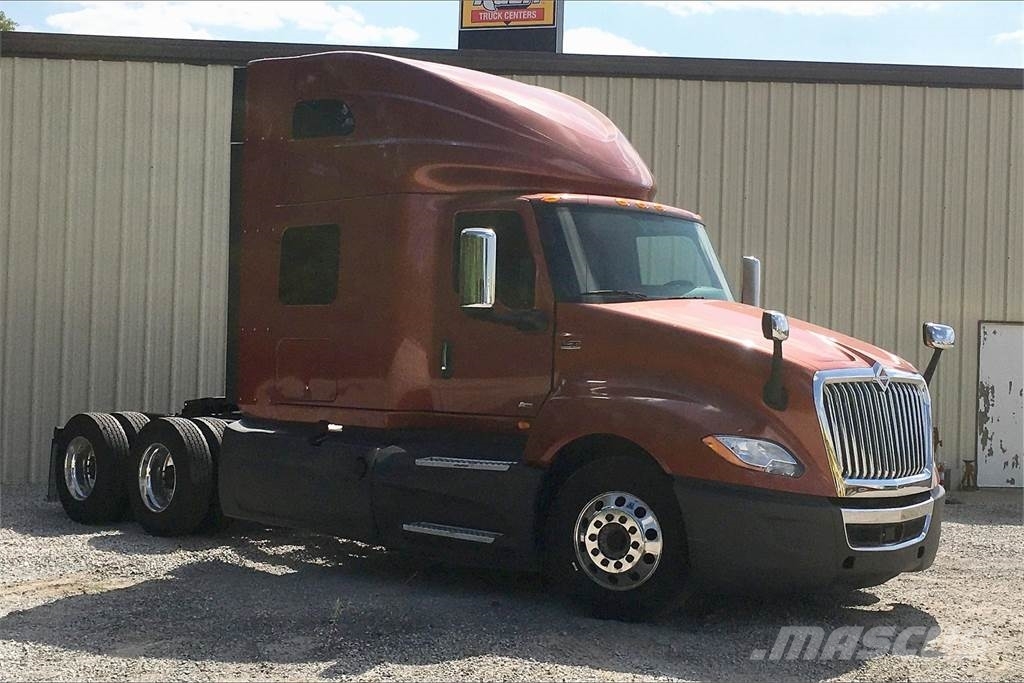 International LT625 6x4 Prime Movers