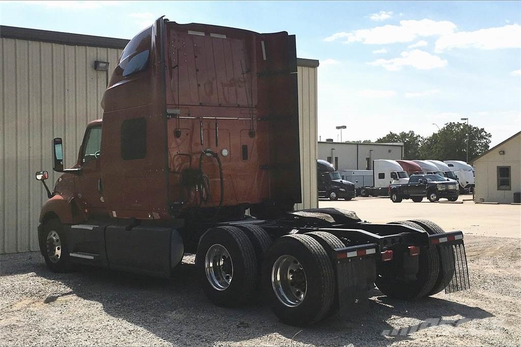 International LT625 6x4 Prime Movers