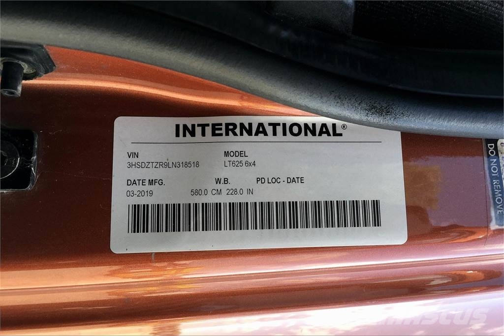 International LT625 6x4 Prime Movers
