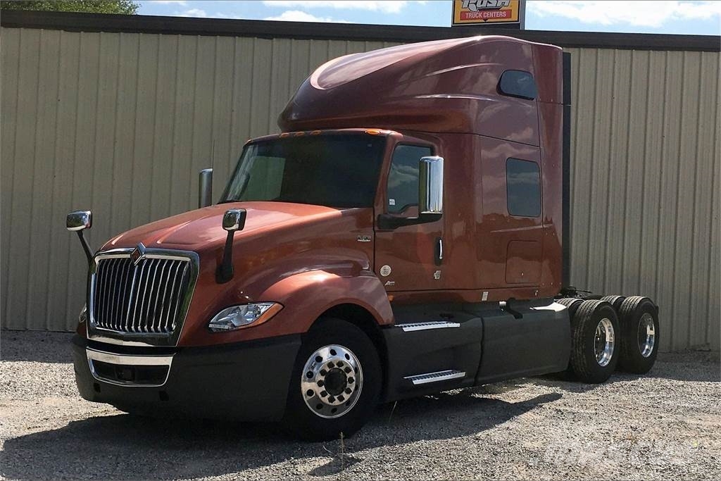 International LT625 6x4 Prime Movers