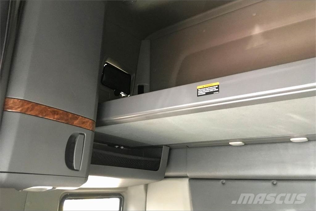International LT625 6x4 Prime Movers