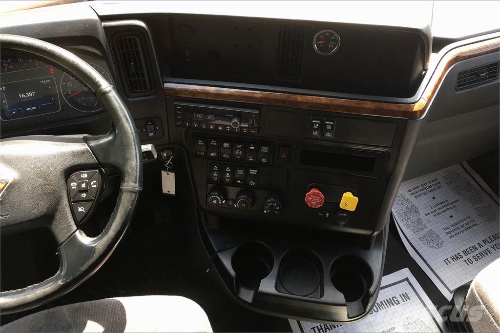 International LT625 6x4 Prime Movers