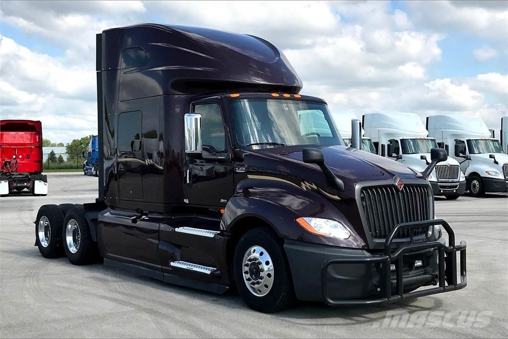 International LT625 6x4 Prime Movers