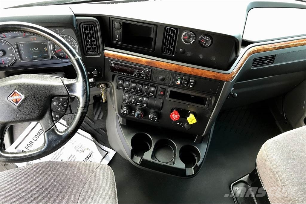 International LT625 6x4 Prime Movers