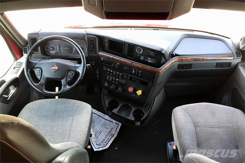 International LT625 6x4 Τράκτορες