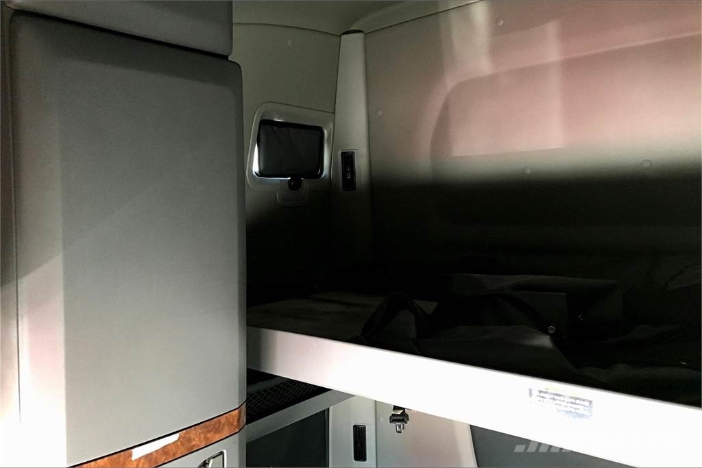 International LT625 6x4 Τράκτορες