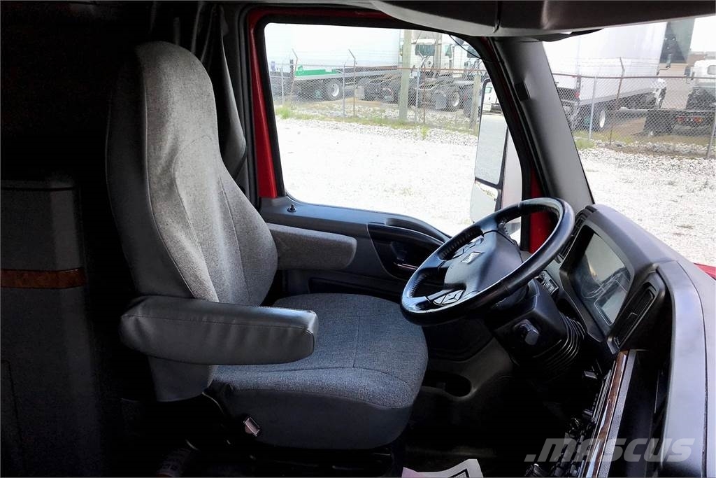 International LT625 6x4 Τράκτορες