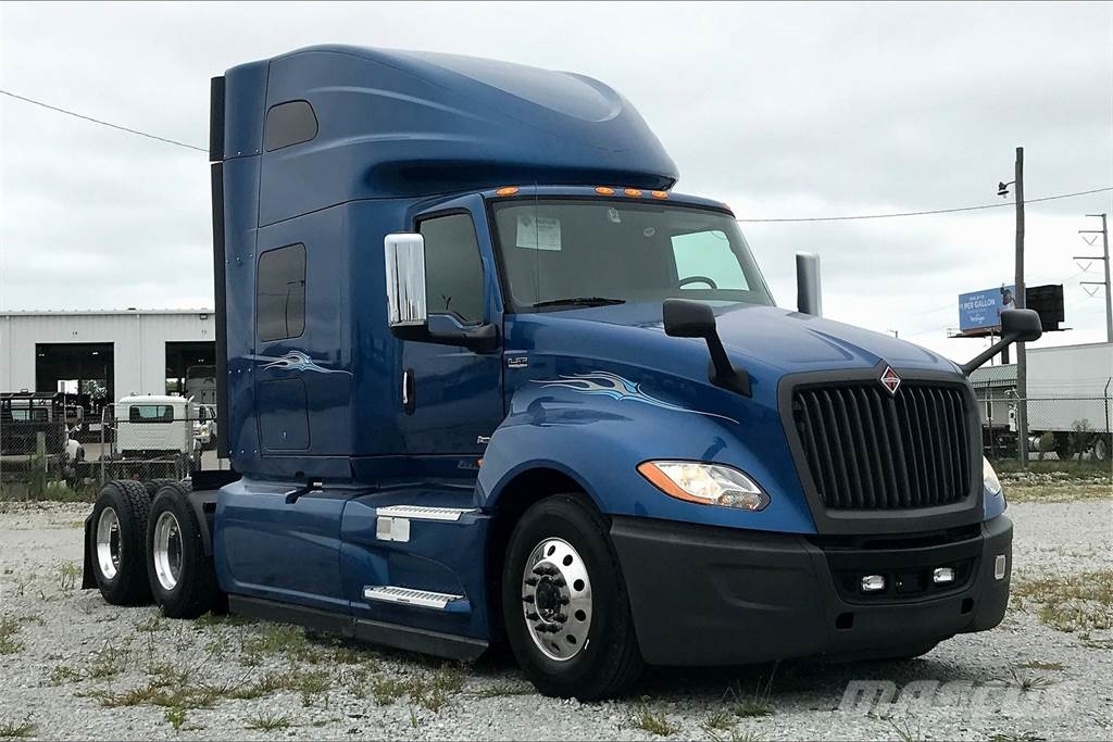 International LT625 6x4 Prime Movers