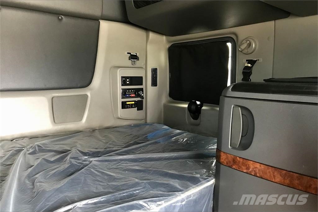International LT625 6x4 Prime Movers