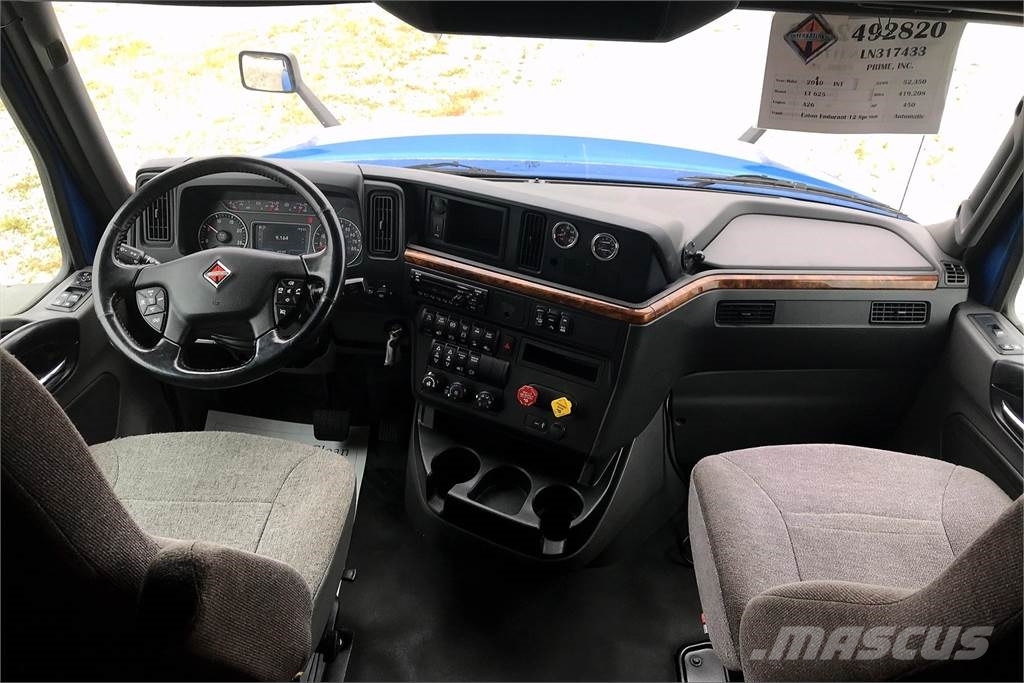 International LT625 6x4 Prime Movers