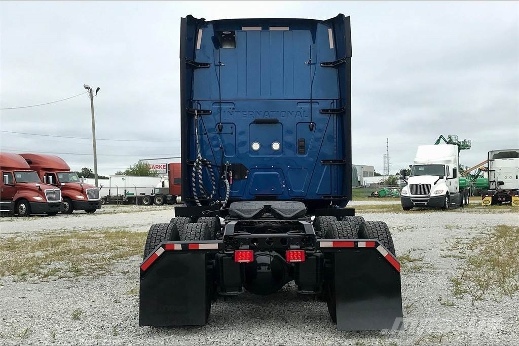 International LT625 6x4 Prime Movers