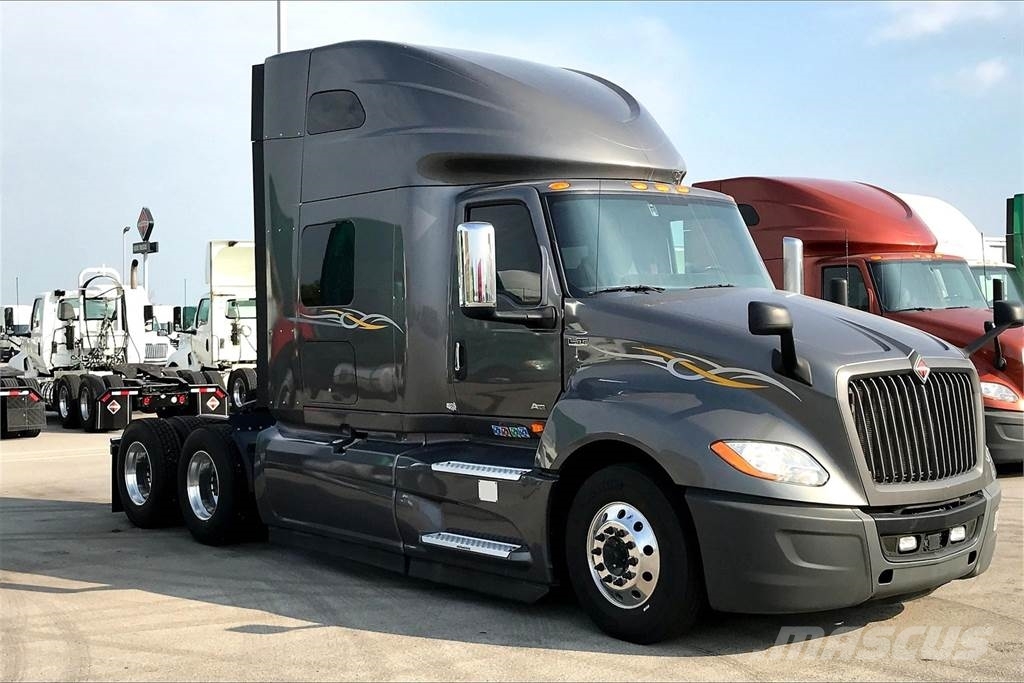 International LT625 6x4 Prime Movers