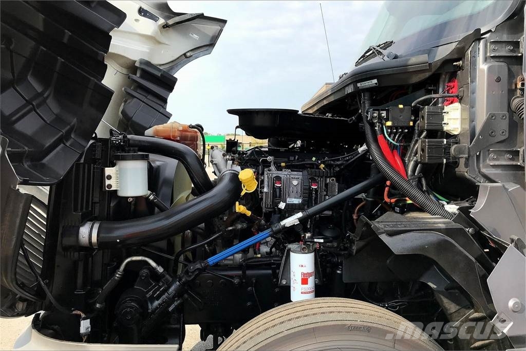 International LT625 6x4 Prime Movers