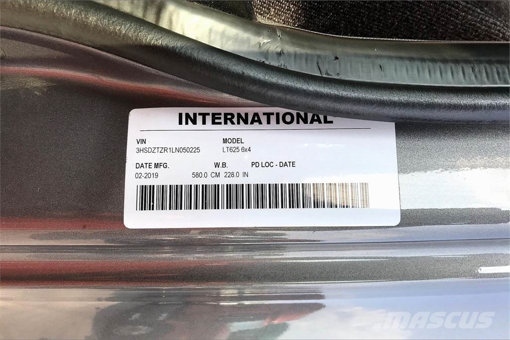 International LT625 6x4 Prime Movers