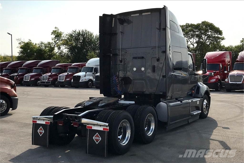 International LT625 6x4 Prime Movers