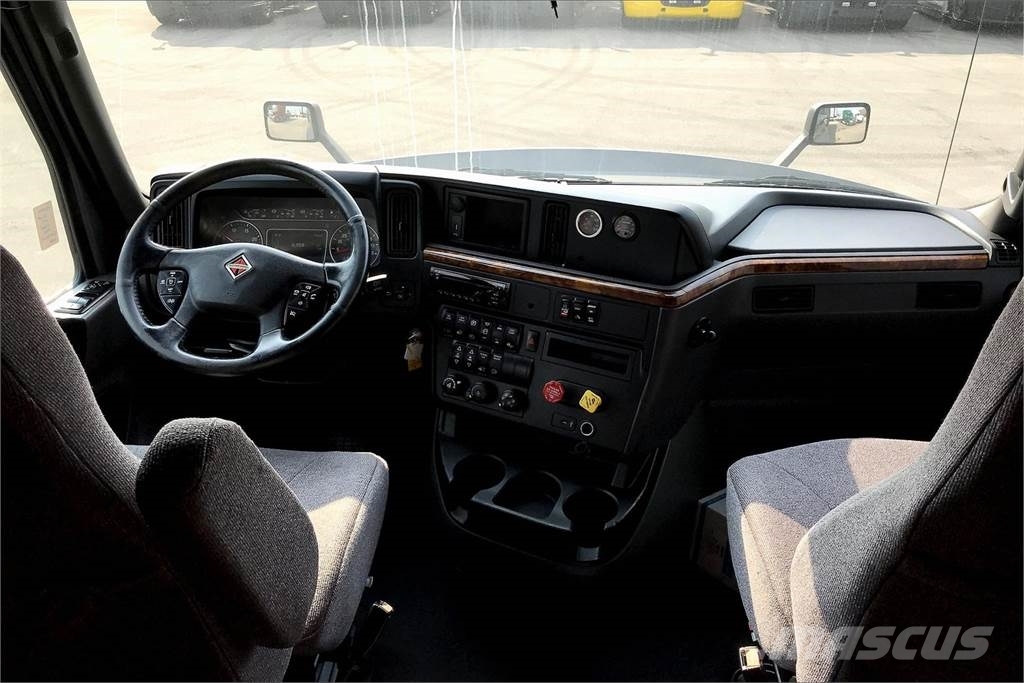 International LT625 6x4 Prime Movers