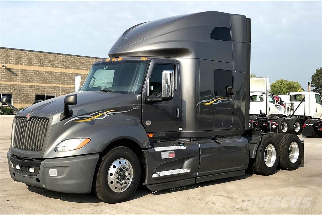 International LT625 6x4 Prime Movers