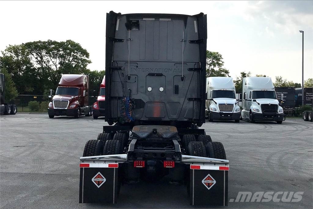 International LT625 6x4 Prime Movers