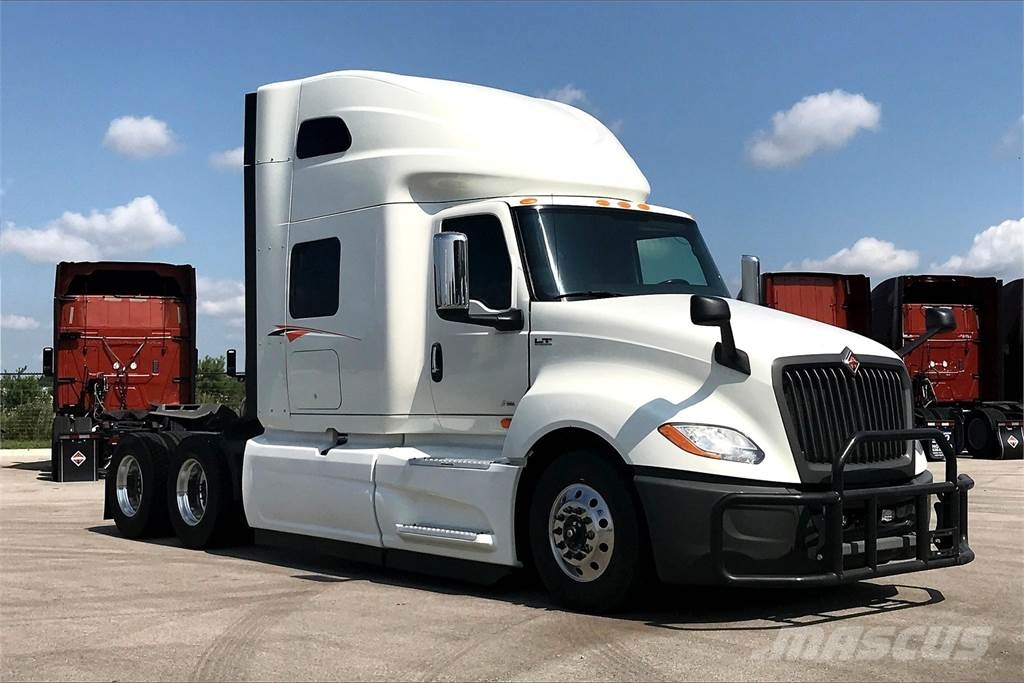 International LT625 6x4 Prime Movers