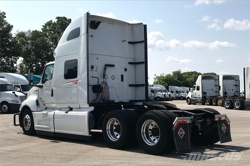 International LT625 6x4 Prime Movers