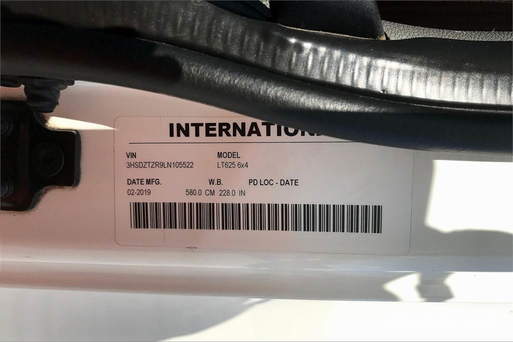 International LT625 6x4 Prime Movers