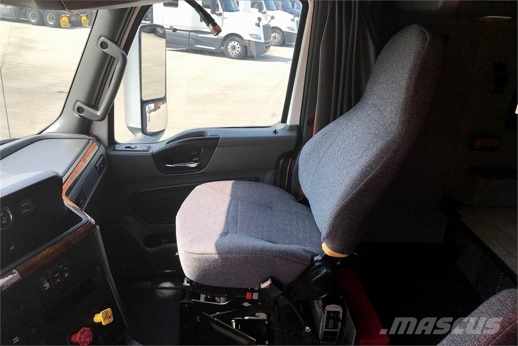International LT625 6x4 Prime Movers