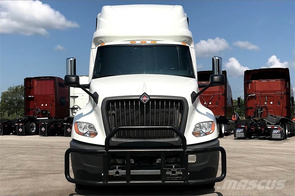 International LT625 6x4 Prime Movers