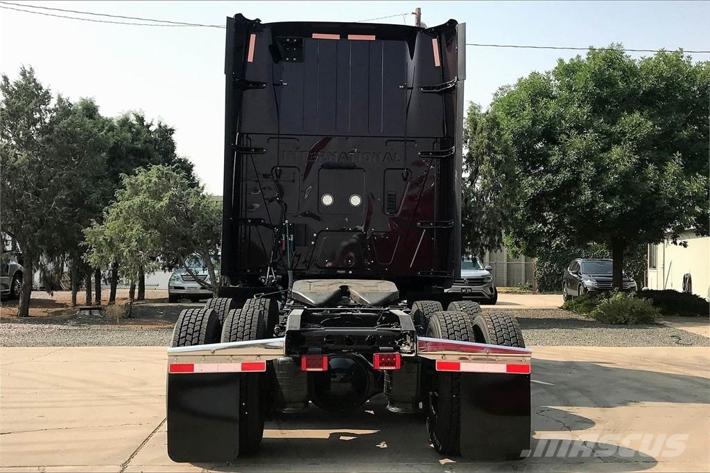 International LT625 6x4 Prime Movers
