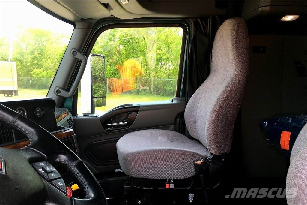 International LT625 6x4 Prime Movers