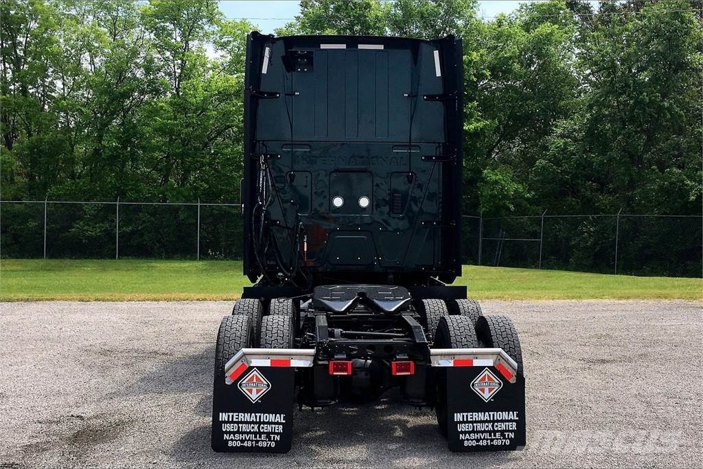 International LT625 6x4 Prime Movers