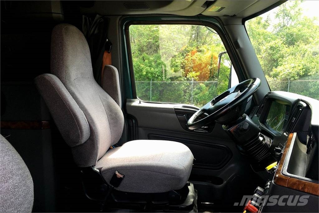 International LT625 6x4 Prime Movers