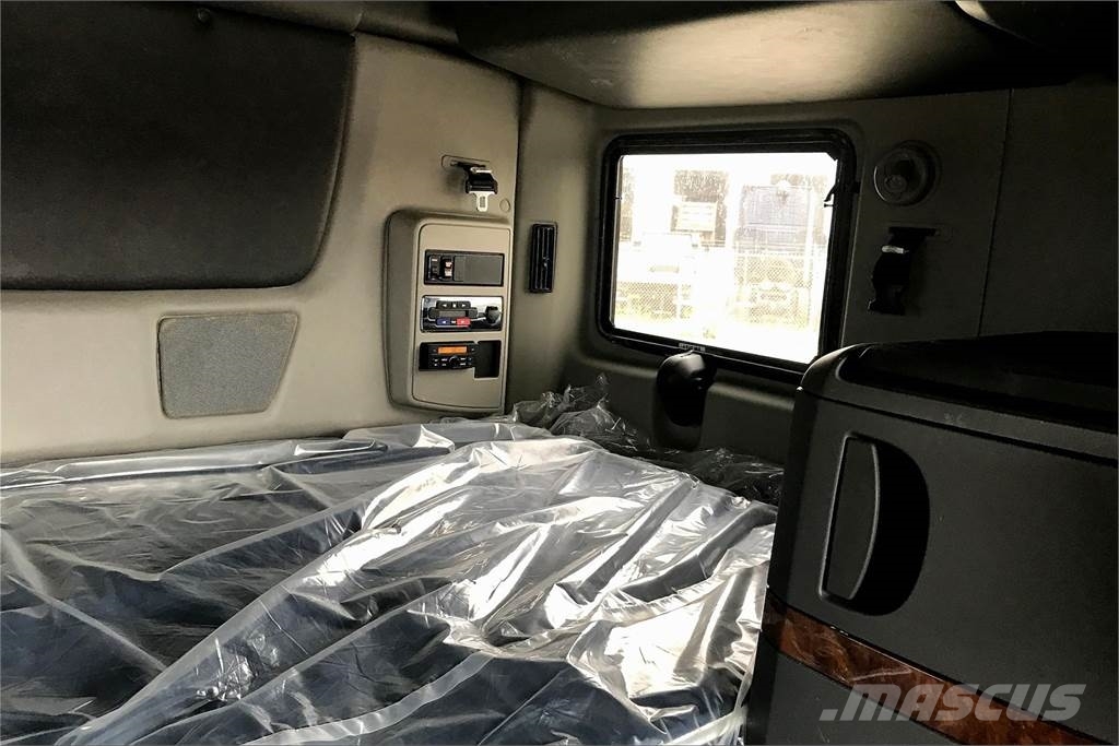 International LT625 6x4 Prime Movers