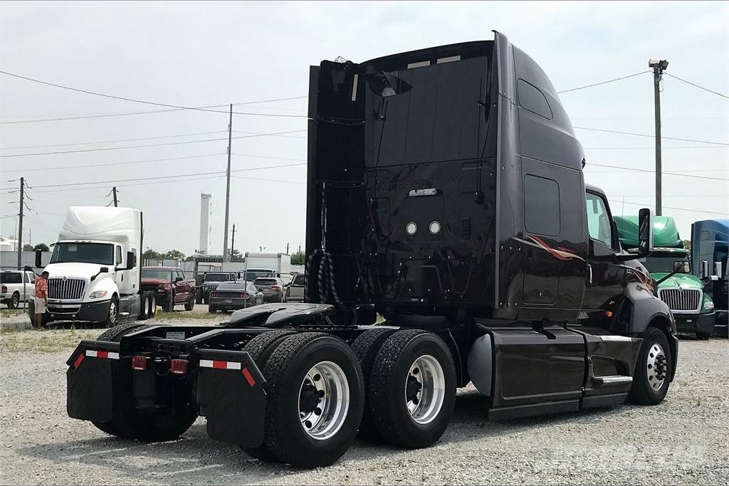 International LT625 6x4 Prime Movers