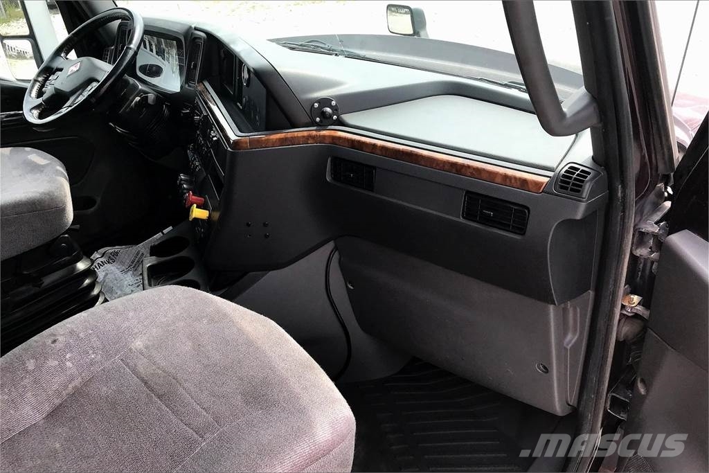 International LT625 6x4 Prime Movers