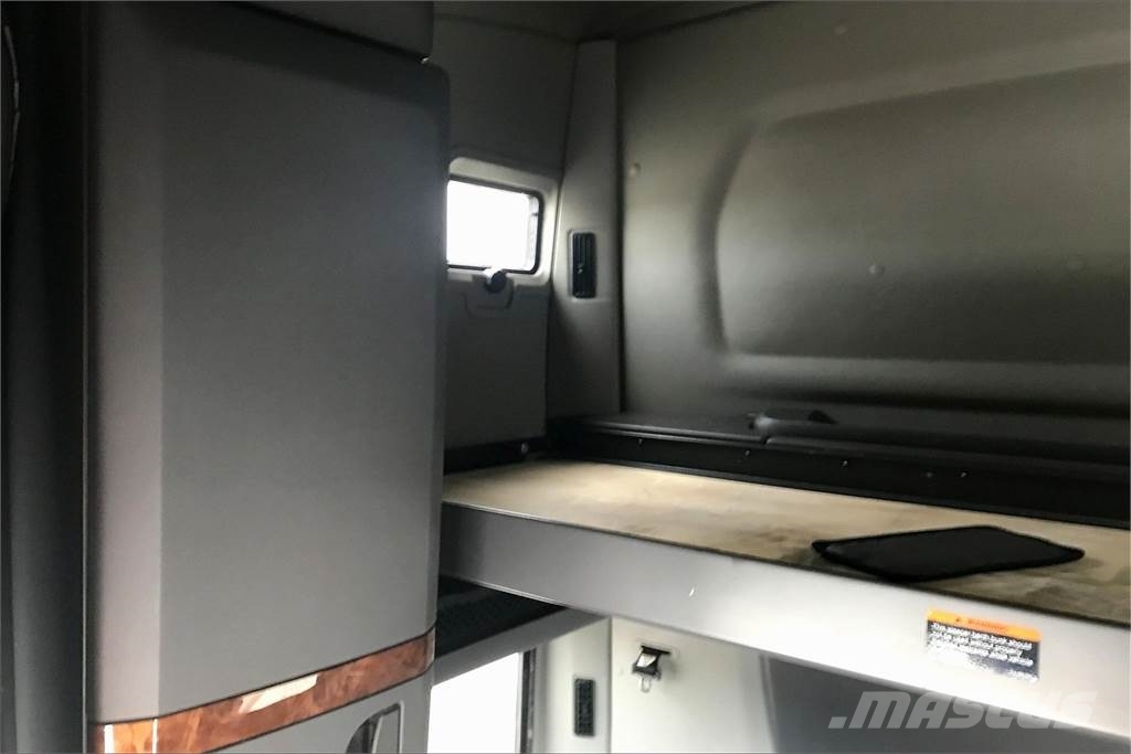 International LT625 6x4 Prime Movers