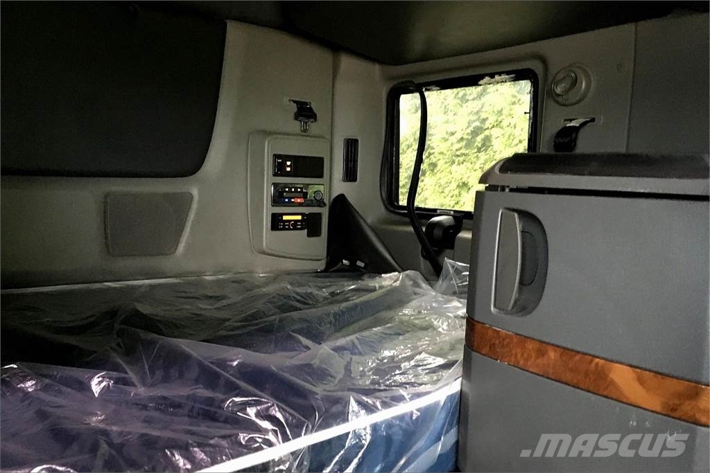 International LT625 6x4 Prime Movers