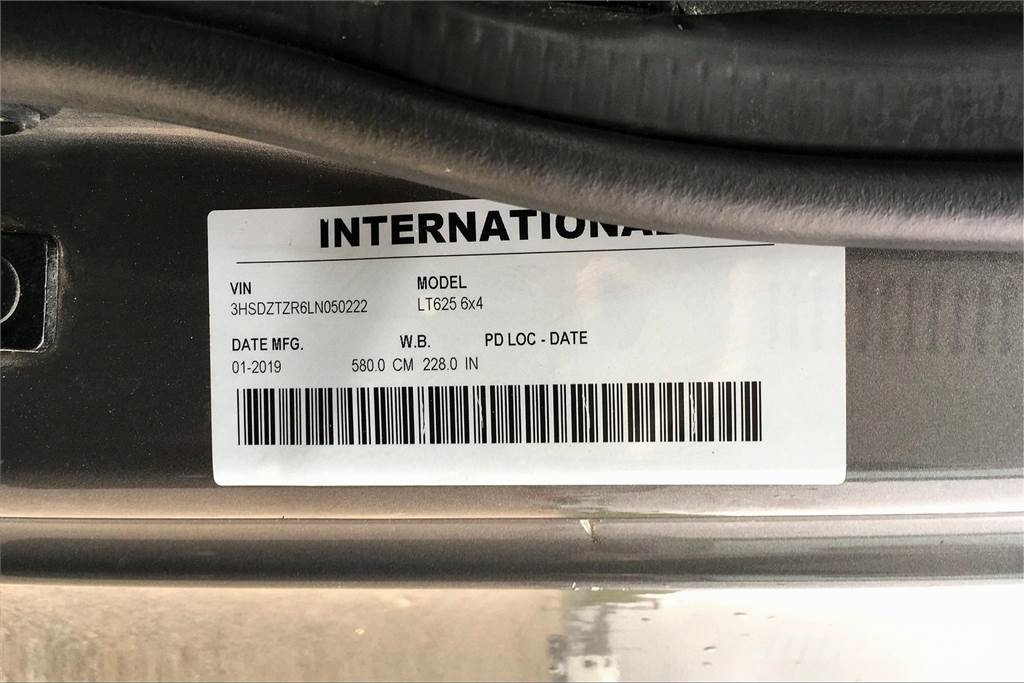 International LT625 6x4 Prime Movers