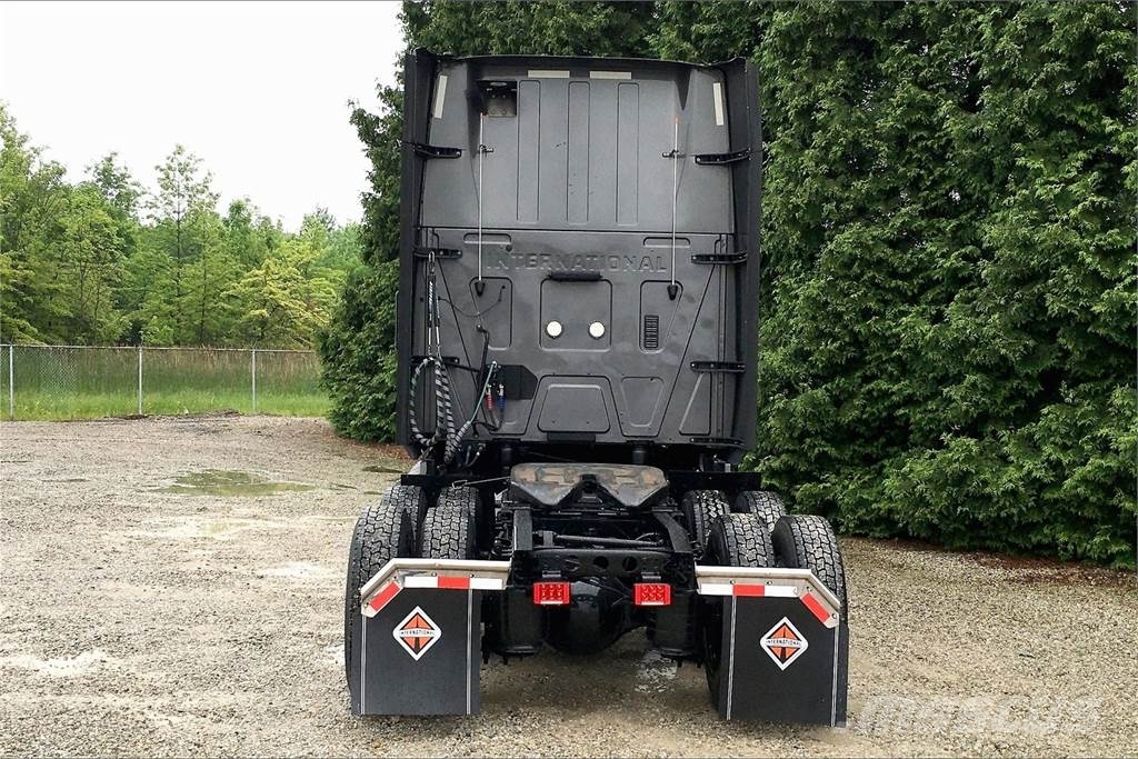 International LT625 6x4 Prime Movers