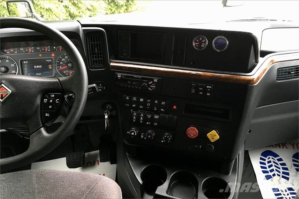 International LT625 6x4 Prime Movers