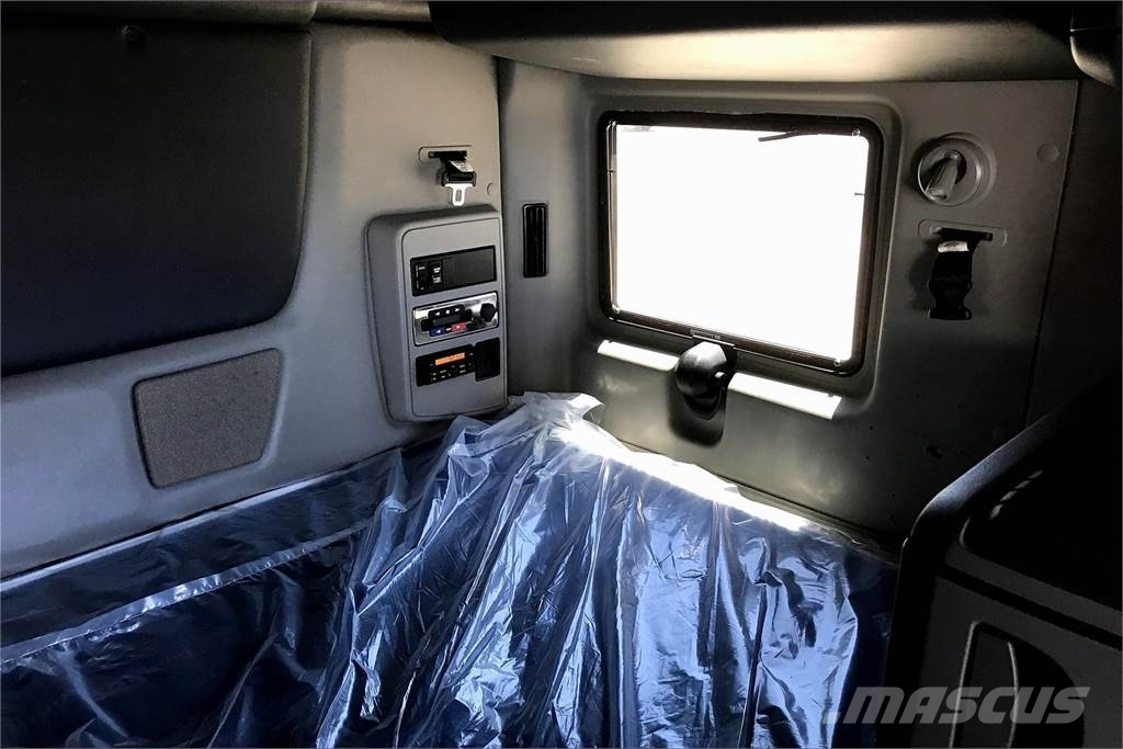 International LT625 6x4 Prime Movers
