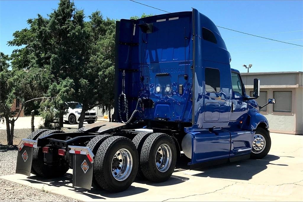 International LT625 6x4 Prime Movers