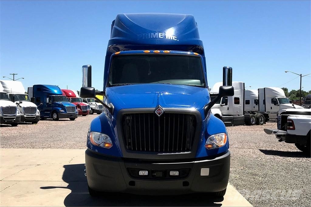 International LT625 6x4 Prime Movers